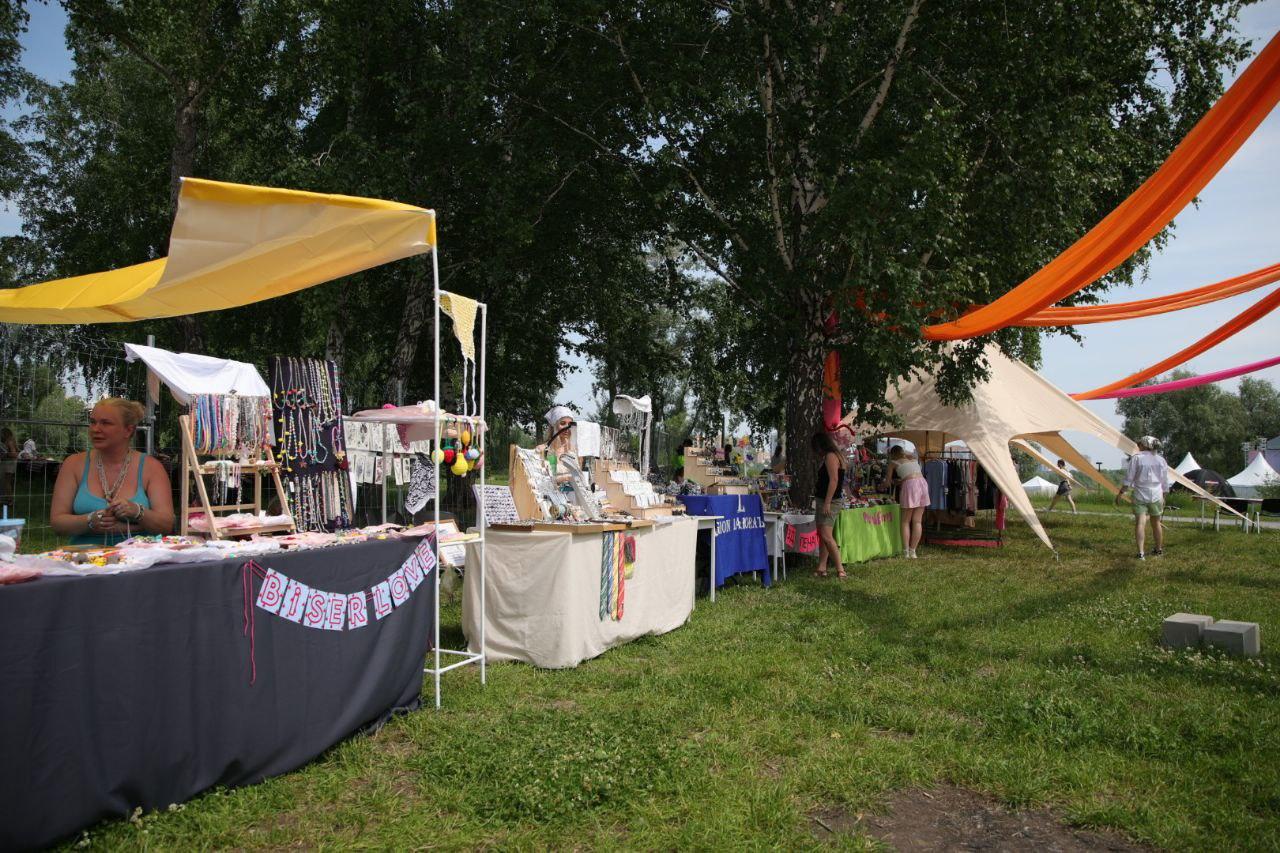 Фото Sigma Boy и Ramil собрали толпу фанатов в парке «Арена». Онлайн-репортаж Черника Music Fest 2025 в Новосибирске 8